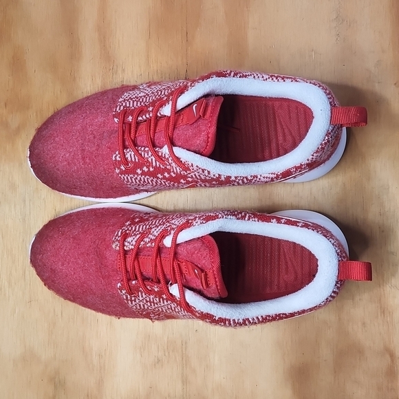 Nike Roshe One Winter Red Shoes | Size: 6.5 (Womens) | Red - Picture 5 of 7
